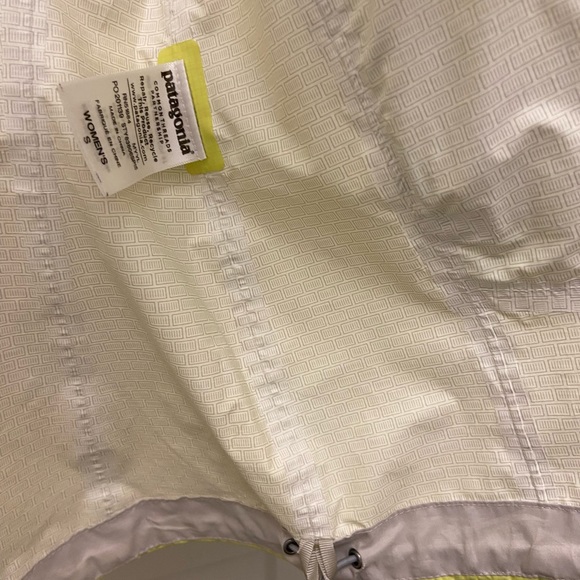 PATAGONIA Women's Torrentshell Jacket in Neon Yellow (Size Small) - Picture 13 of 16